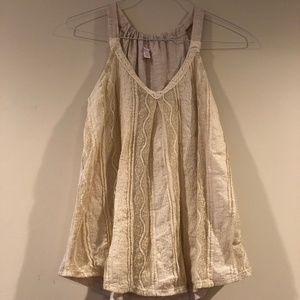 Sleeveless V-neck top